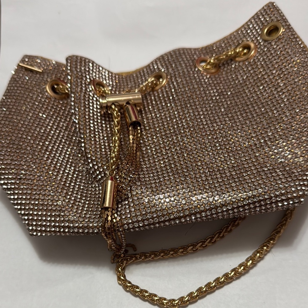 Gold Rhinestone Women's purse. 19” strap height. Perfect for weddings!